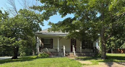Cozy 2-bedroom house in lovely Greentop