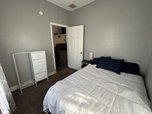 2 bedrooms, WiFi (free), bed sheets
