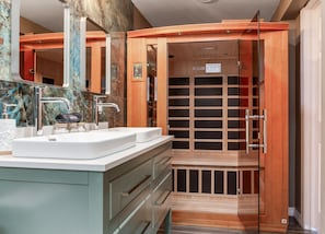 Dusche, Haartrockner, Bidet, Handtücher