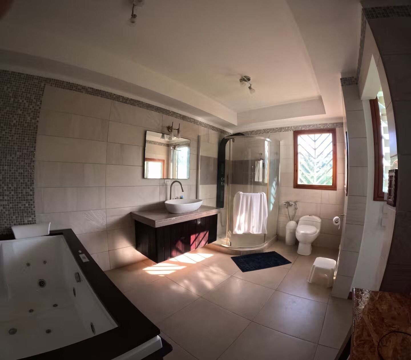 House, Balcony, Garden View | Bathroom | Towels, toilet paper