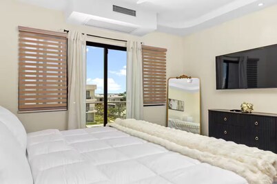 The Vue @ Paradisiac ~ Private Beach ~ Pool ~Gated
