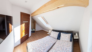 2 bedrooms, iron/ironing board, WiFi (free), bed sheets