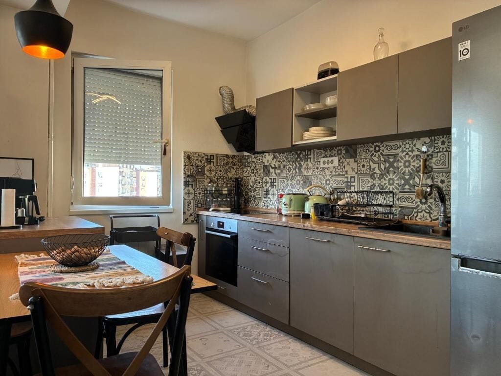Comfort Shared Dormitory, Mountain View | Private kitchen | Fridge, microwave, oven, cookware/dishes/utensils