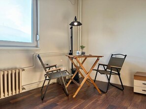 Dormitorio compartido Confort, vistas a la montaña | Restauración
