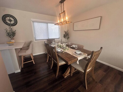 Great America Getaway | Sleeps 12 | Near Navy Base