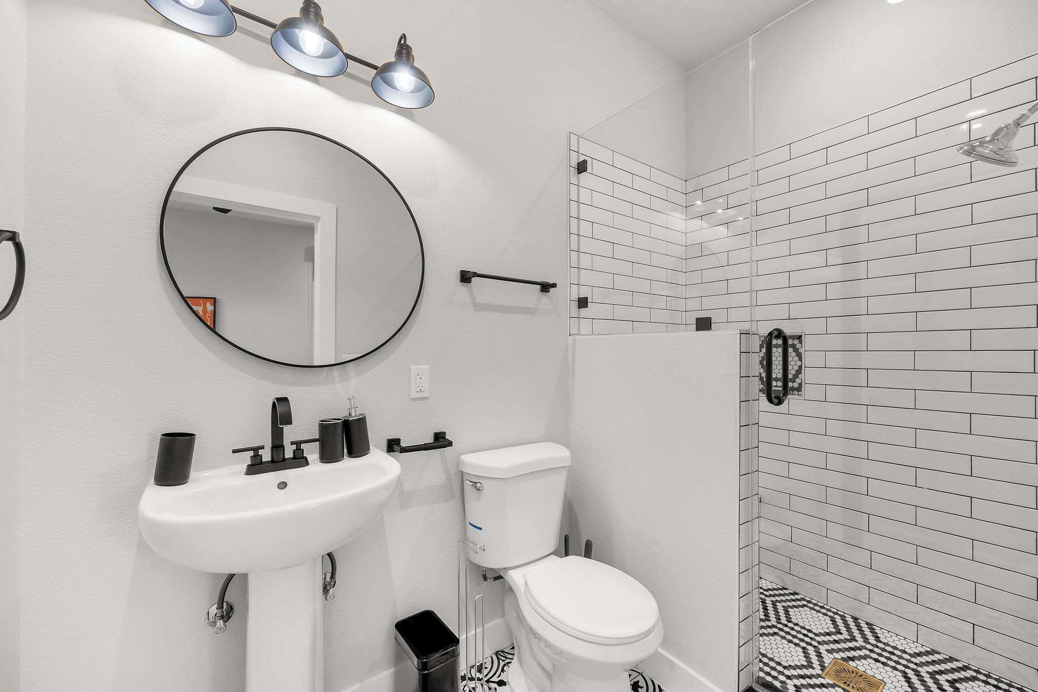 Shower, hair dryer, towels, shampoo