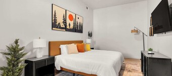 The Almond Estate | Newly Renovated | Sleeps 24