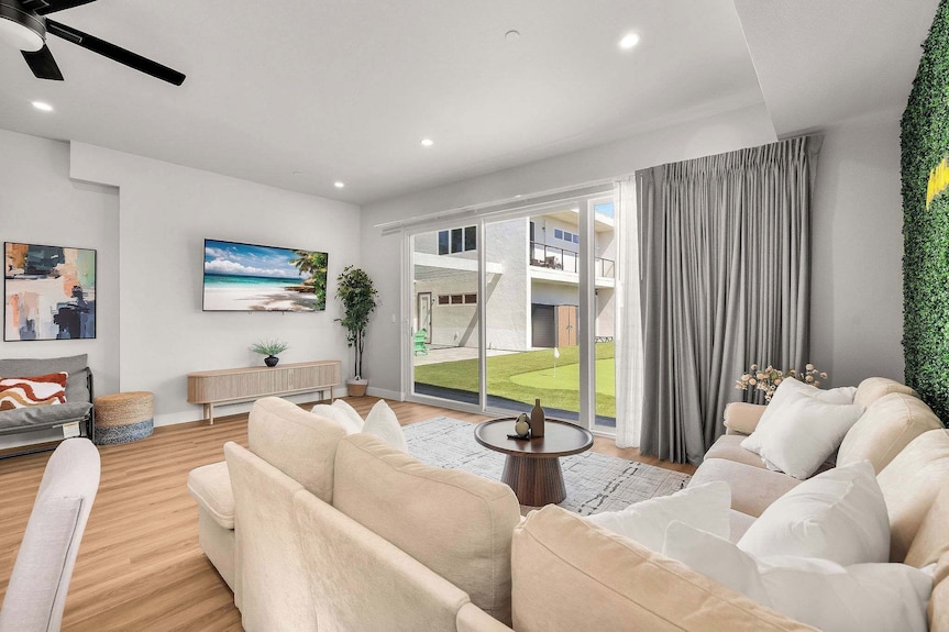 The Almond Estate | Newly Renovated | Sleeps 24 - Temecula, CA