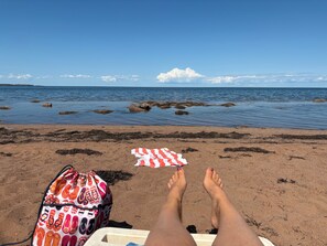 Beach - Welcome to your perfect coastal escape. Across the road from a private beach! (North Shore)