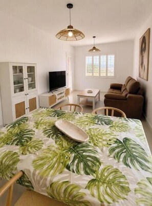 Unclassified image, 5 of 18, button - The Pitchers Apartment (Vista de los Ángeles-Rumina)