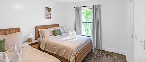 3 habitaciones, tabla de planchar con plancha, cuna de viaje y wifi