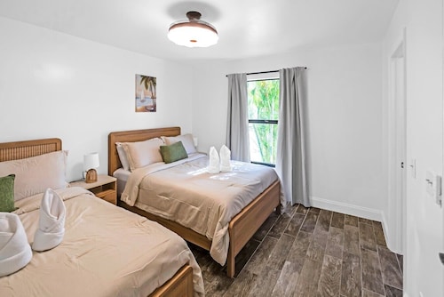 Waterfront Pool Home in SE Cape Coral