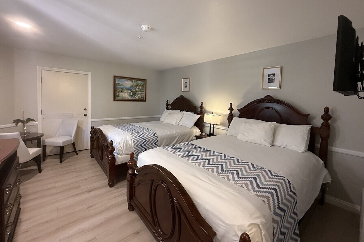 Superior Double Room | Blackout drapes, iron/ironing board, bed sheets