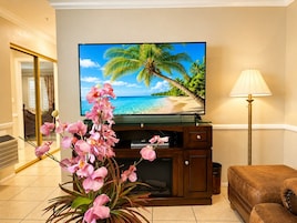 Luxury Suite, Balcony, Ocean View | Living area