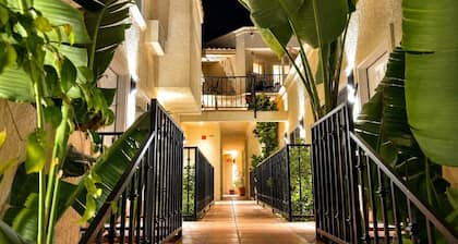 Casa Avalon Hotel