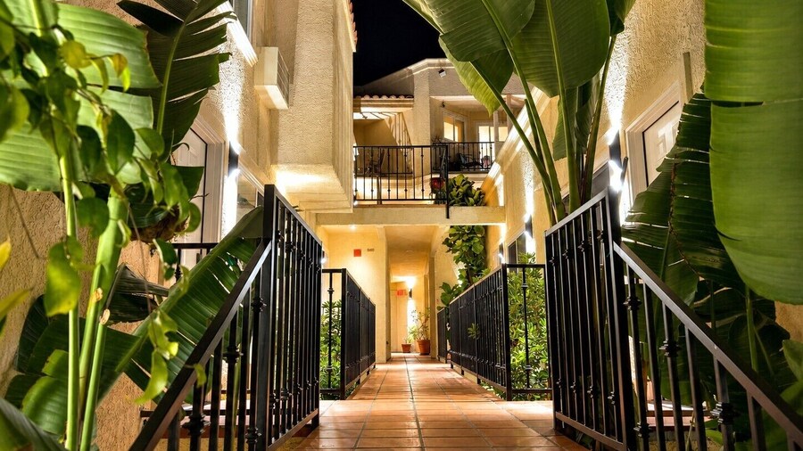 Casa Avalon Hotel