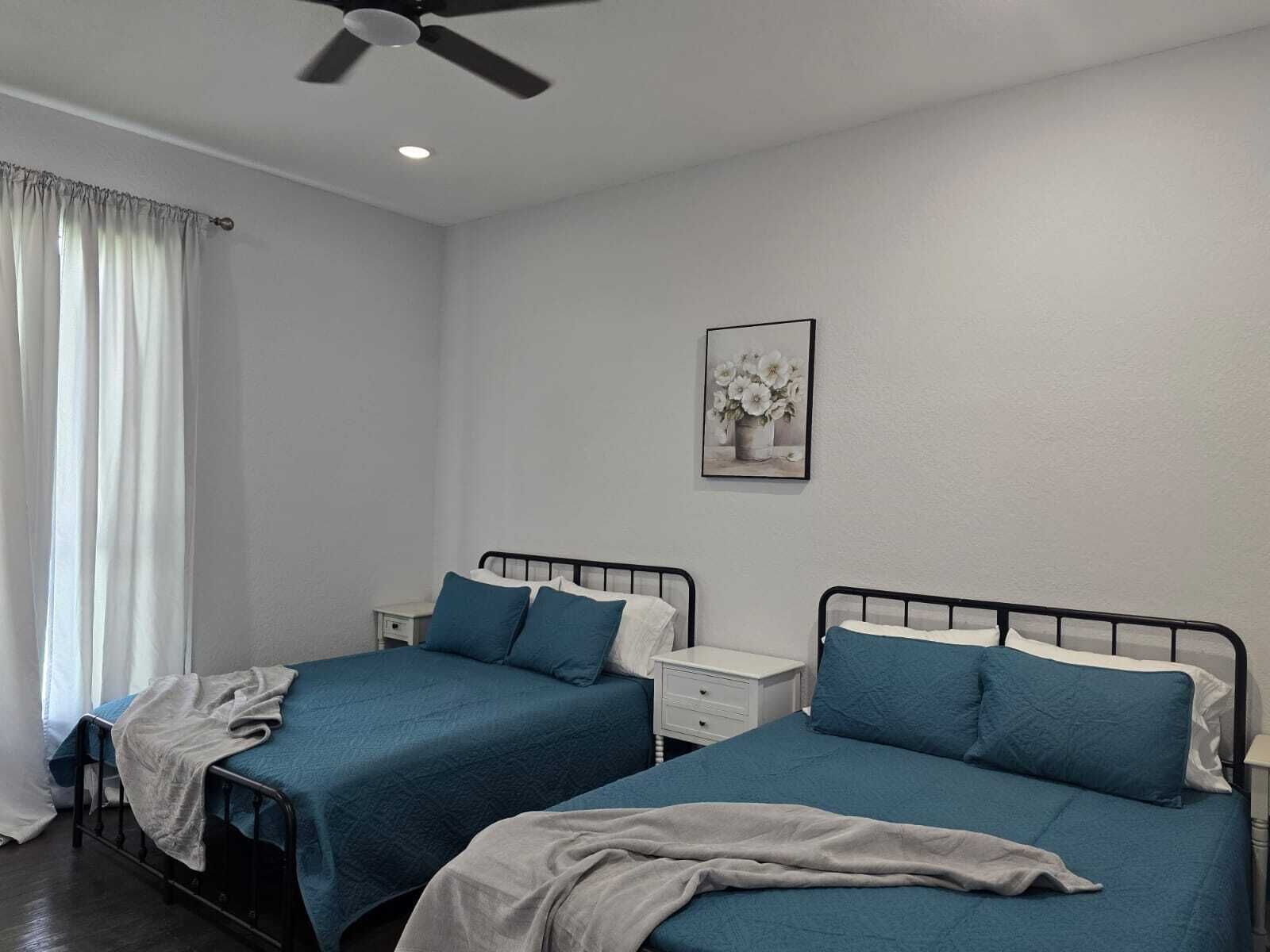 3 bedrooms, iron/ironing board, WiFi, bed sheets