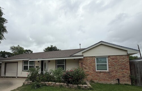 Spacious 4BR Houston Family Home- Pet Friendly