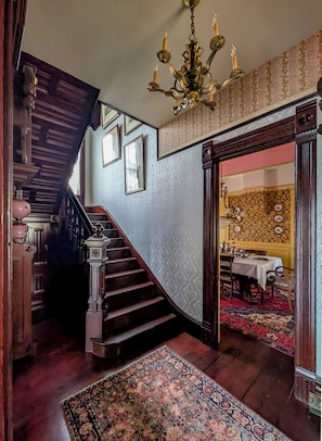 Hallway - The Arthur Blair Historic Inn (Monrovia)