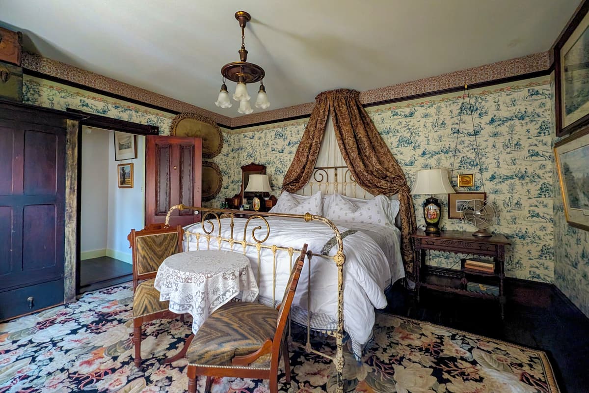 Double Room, 1 King Bed, Garden View | Premium bedding, down comforters, pillowtop beds, desk