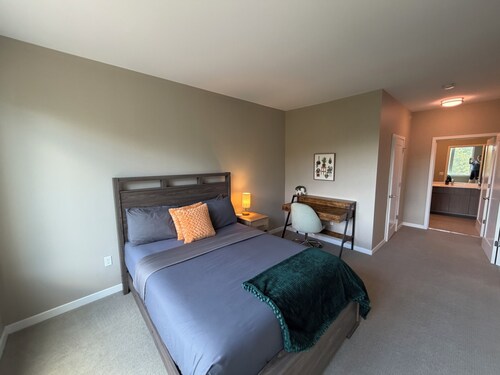 The George Modern 2BR