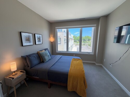 The George Modern 2BR