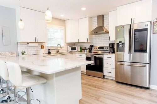 110-Acre Farm Stay Lake Anna | Sleeps 14