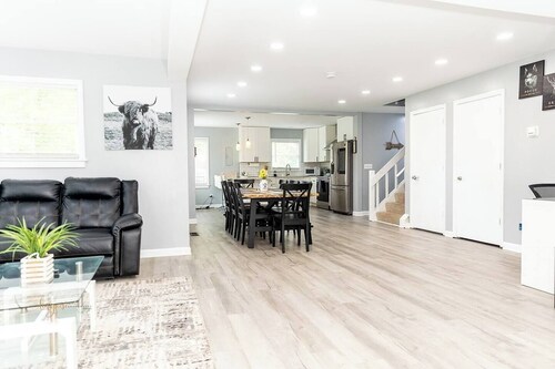 110-Acre Farm Stay Lake Anna | Sleeps 14