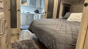 1 室のベッドルーム、WiFi、ベッドシーツ