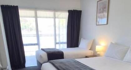 Magnolia Court Motel
