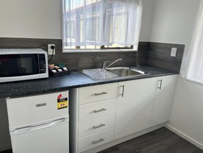 Family Apartment, 1 Bedroom, Accessible, Courtyard View | Private kitchen