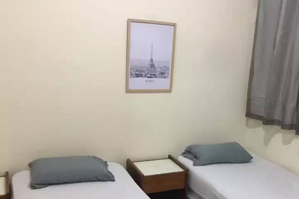 Habitación básica con 2 camas individuales | Wifi gratis