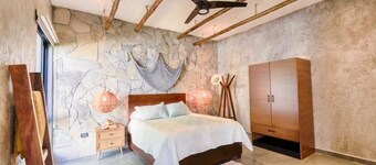 Beautiful villa 45 minutes from Monterrey with 3 pools, as well as paddle tennis, soccer, and basketball courts