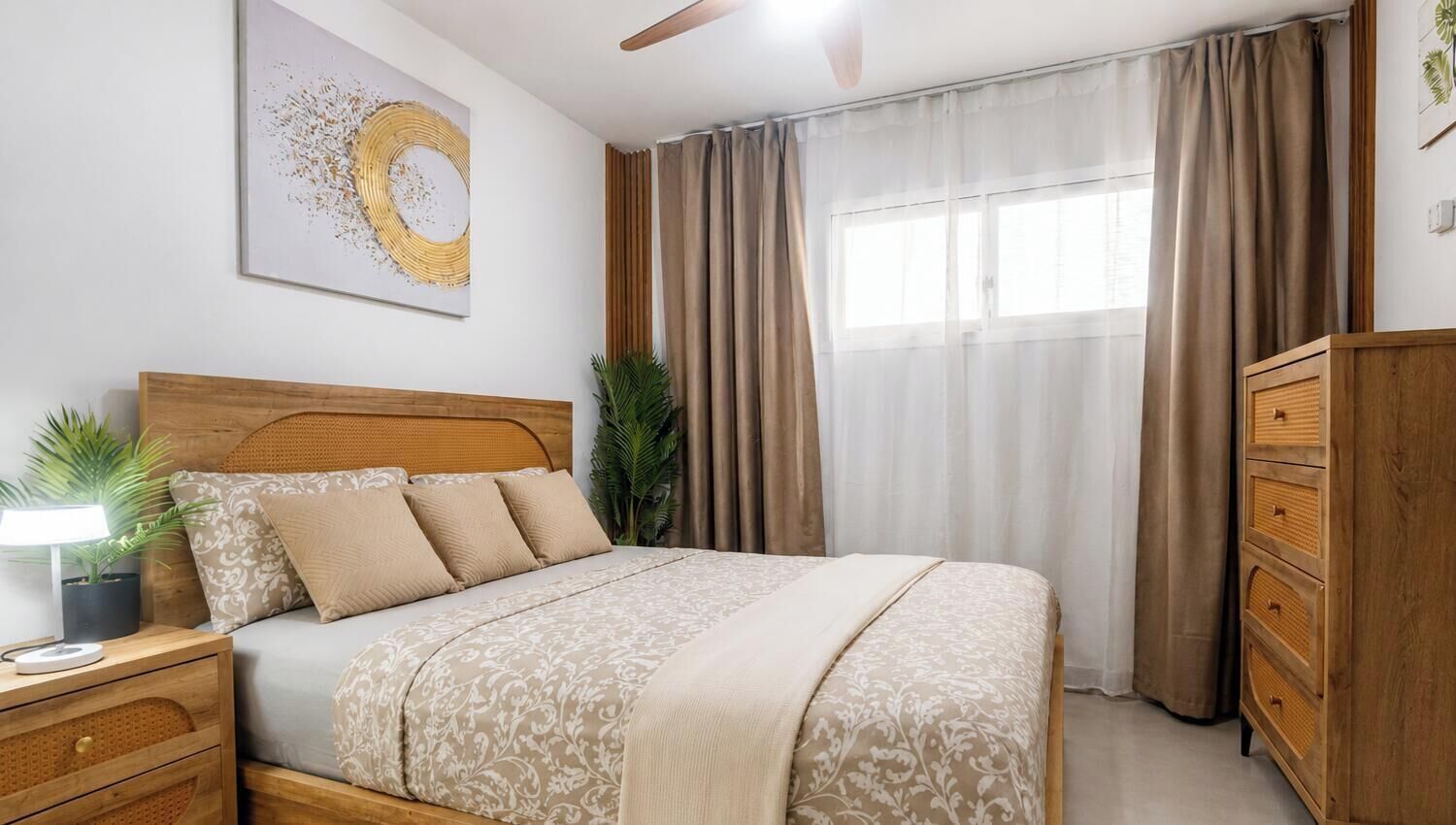 1 dormitorio, tabla de planchar con plancha, Internet y ropa de cama