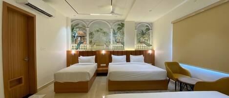 Luxury Family Room | Desk, laptop workspace, rollaway beds (surcharge), WiFi (free)