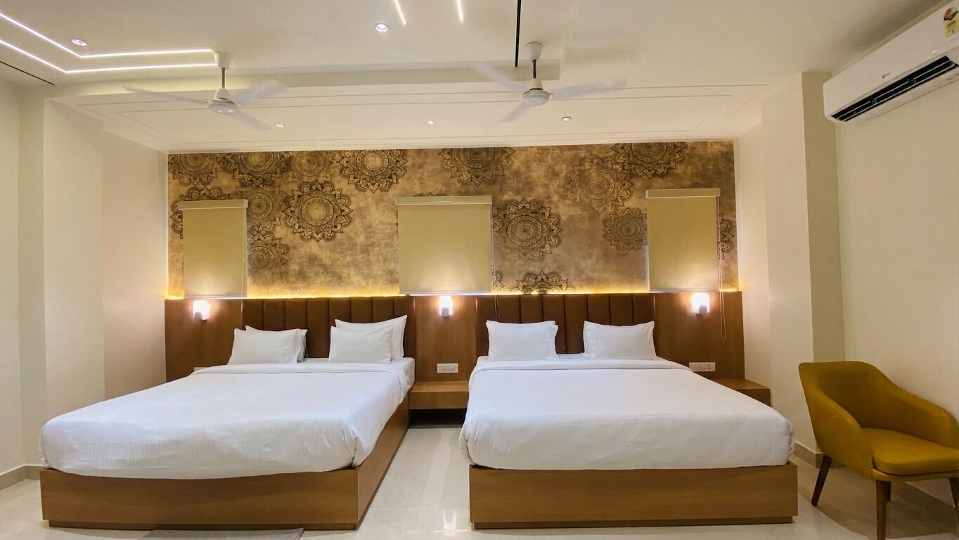 Super Deluxe Family Room | Desk, laptop workspace, rollaway beds, free WiFi