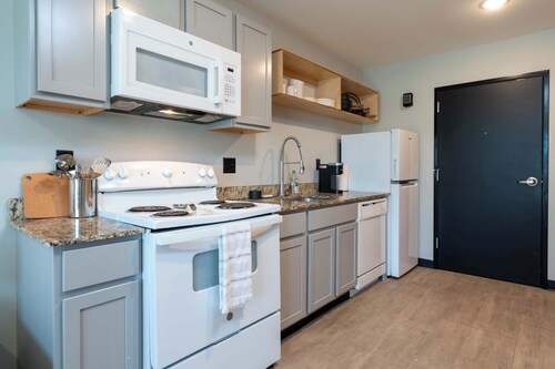 Vassar Flats Fully Furnished Extended Stay