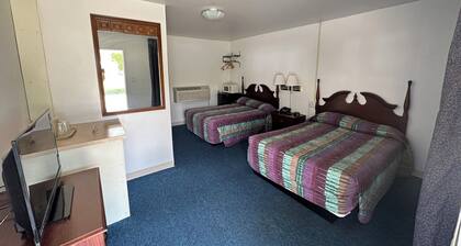 Charming 1-bedroom Lodge room with AC in Four Oaks