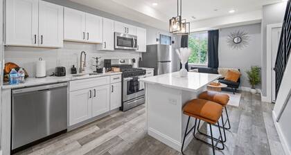Modern 2BR Retreat • Free Parking • Near Philly Zoo