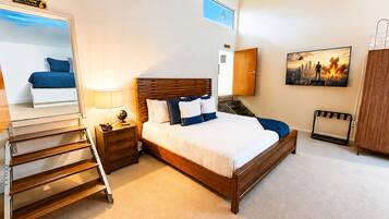 3 bedrooms, iron/ironing board, WiFi (free), bed sheets