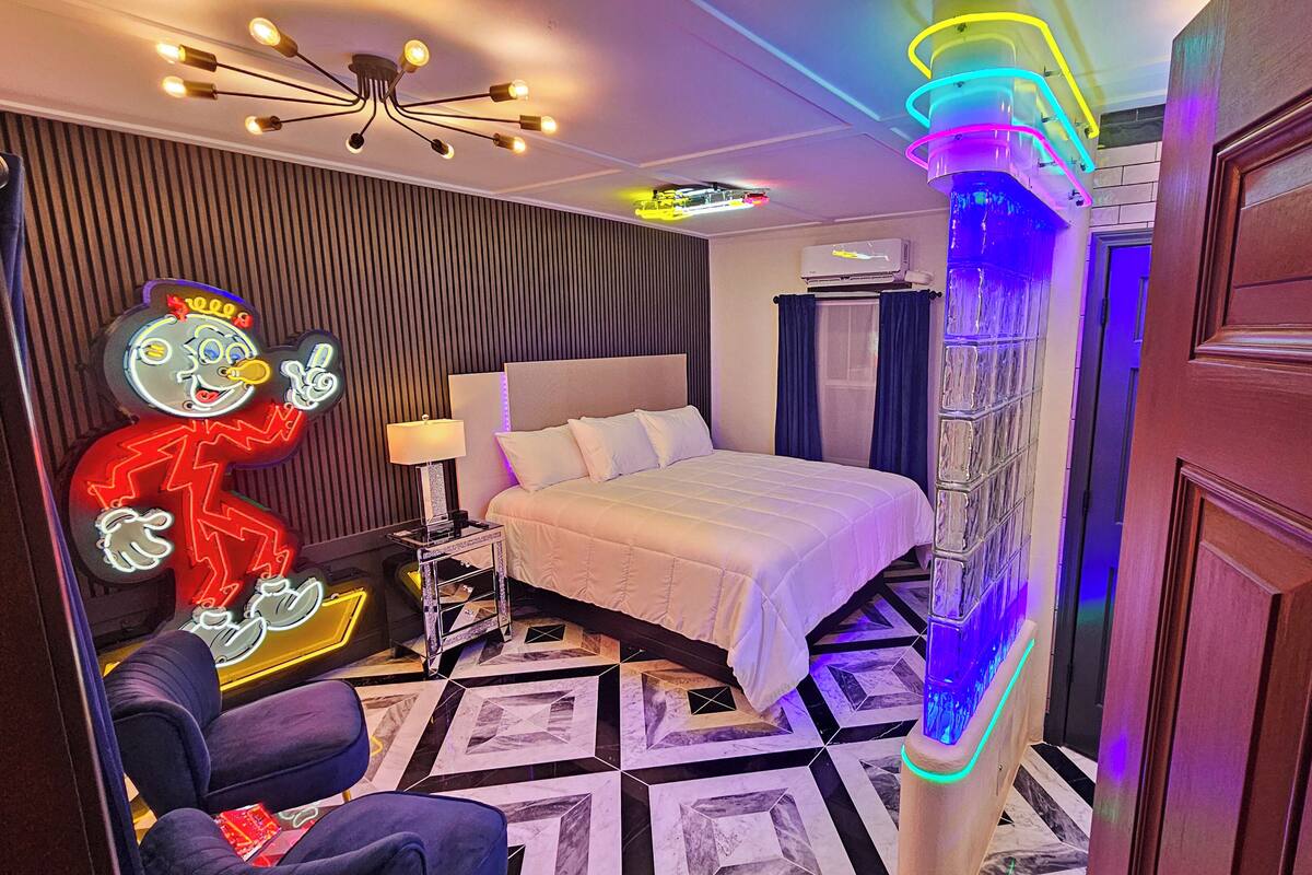Elite Single Room, 1 King Bed, Courtyard View