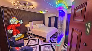 Chambre Simple Élite, 1 très grand lit, vue cour intérieure | Rideaux occultants, chambres insonorisées, fer et planche à repasser
