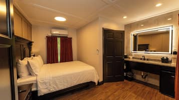 Chambre Simple, 1 grand lit, accessible aux personnes à mobilité réduite