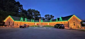 Exterior - Shamrock Court Motel (Sullivan)