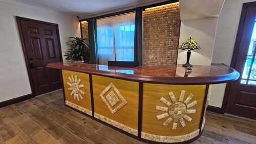 Shamrock Court Motel