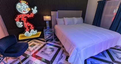 Shamrock Court Motel