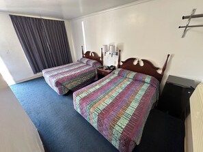 Room - Amazing 1-bedroom Lodge with AC in charming Four Oaks (Four Oaks)