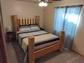 5 habitaciones, tabla de planchar con plancha, wifi y ropa de cama