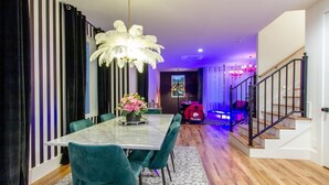 Dining - Playmate Lounge - Glam Rooftop Retreat | Hot Tub, Putting Green & Skyline Views (Nashville)