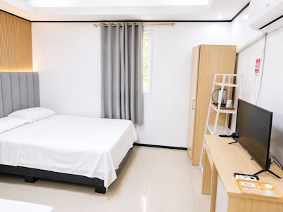 CMK PRINCE HOTEL INC